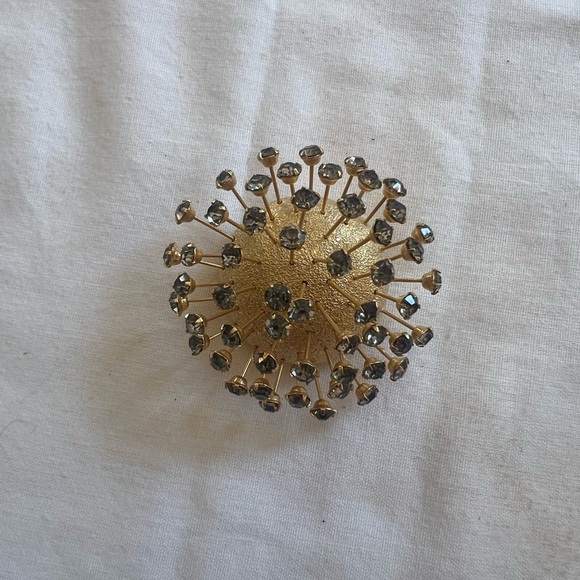 RARE Vintage Gold Brooch with Crystal Accents - Picture 1 of 5